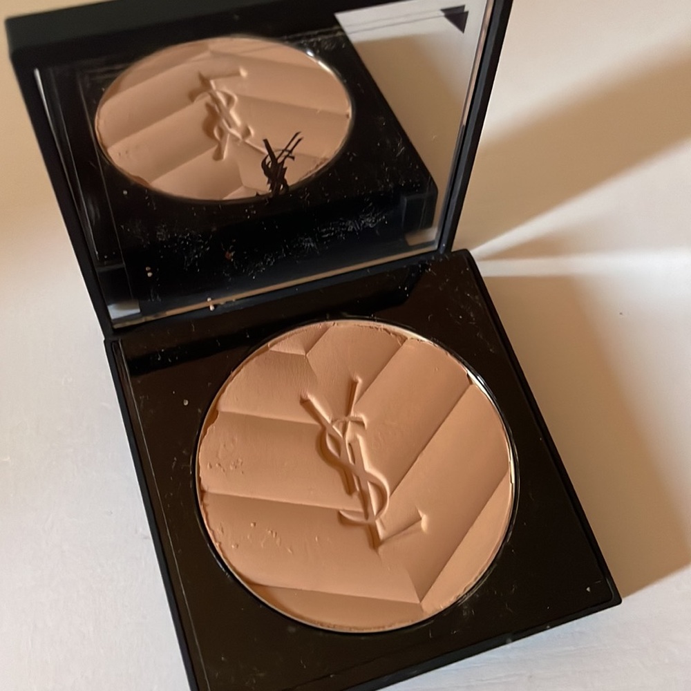 YSL Beauty All Hours Hyper Bronzer Ultimate Couture Clutch - Picture 2 of 8